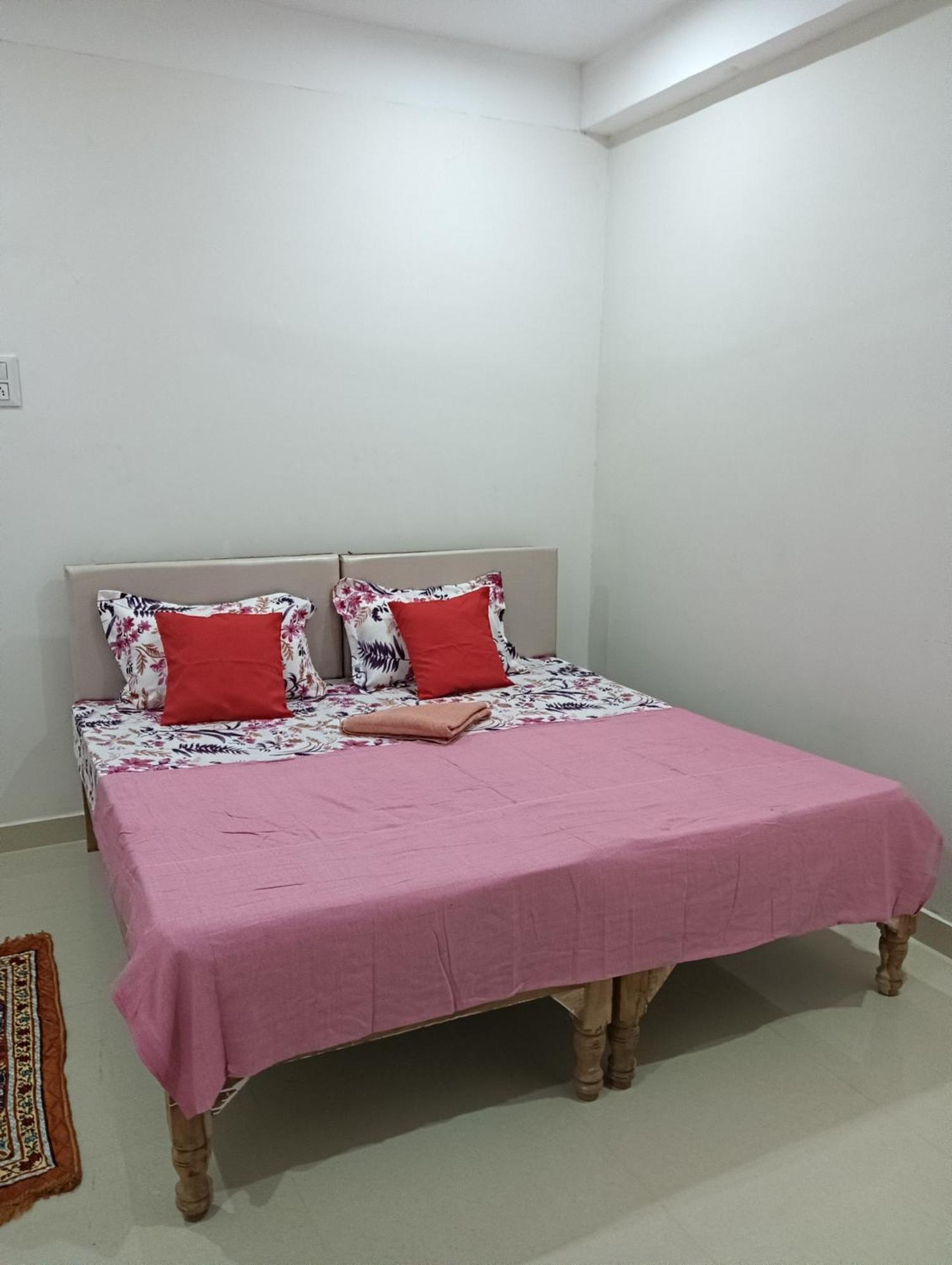 Kedar Guest House Ayodhya Exterior photo